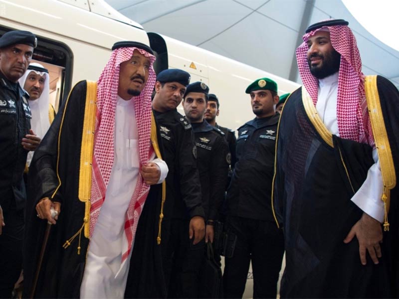 اضغط لمشاهدة الفيديو: العاهل السعودي يفتتح مشروع قطار الحرمين السريع